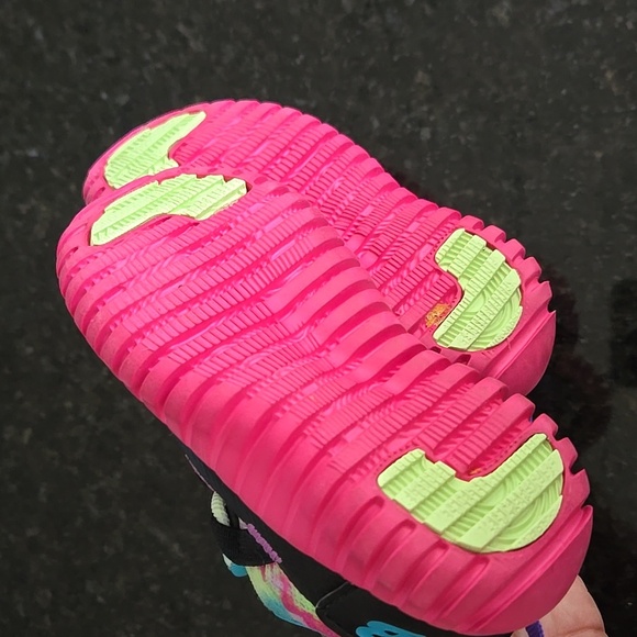 New Balance| PlayGruv v2 Tie Dye Toddler Sneakers Sz 6c - Picture 6 of 7